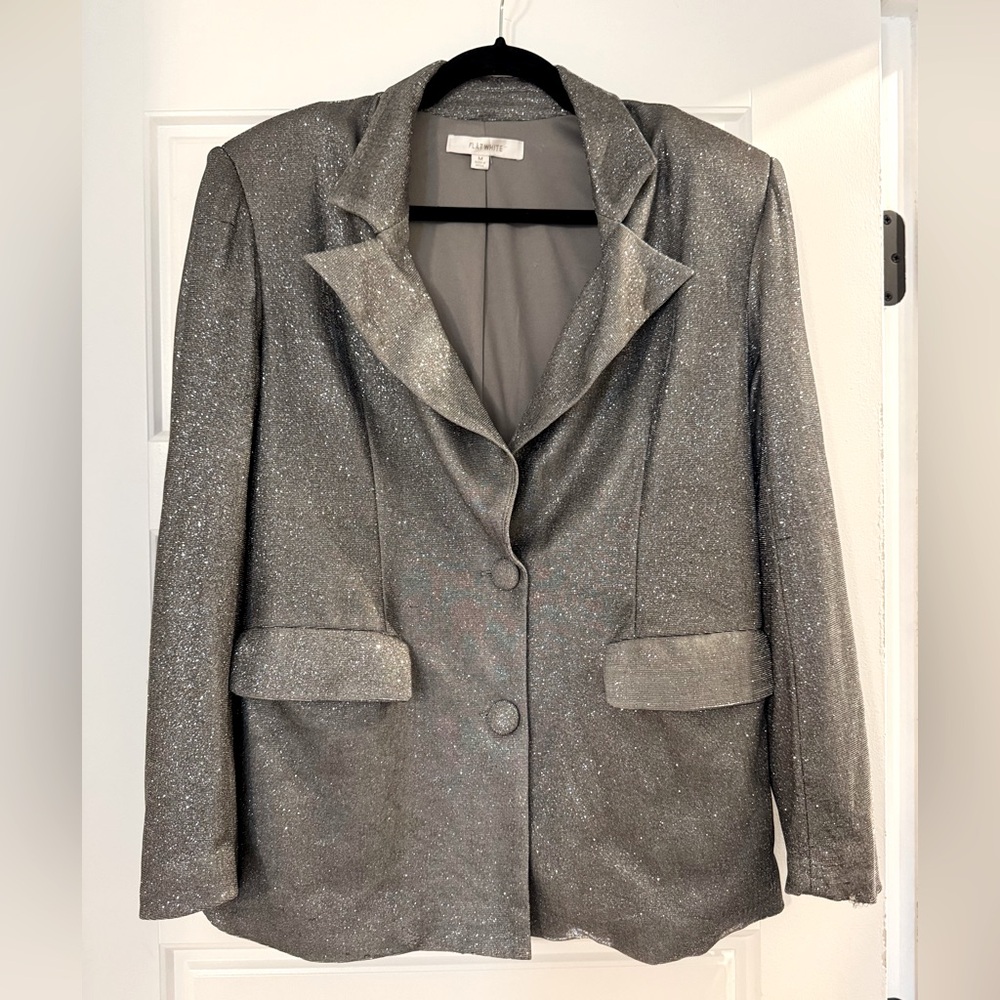 Flat White sparkly sequined blazer 
Perfect for night out /holiday celebrations